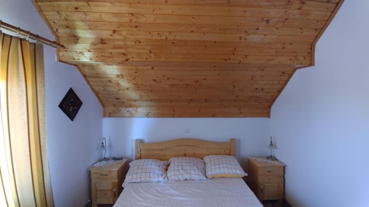 Casa Darius Villa Novaci-Străini Buitenkant foto