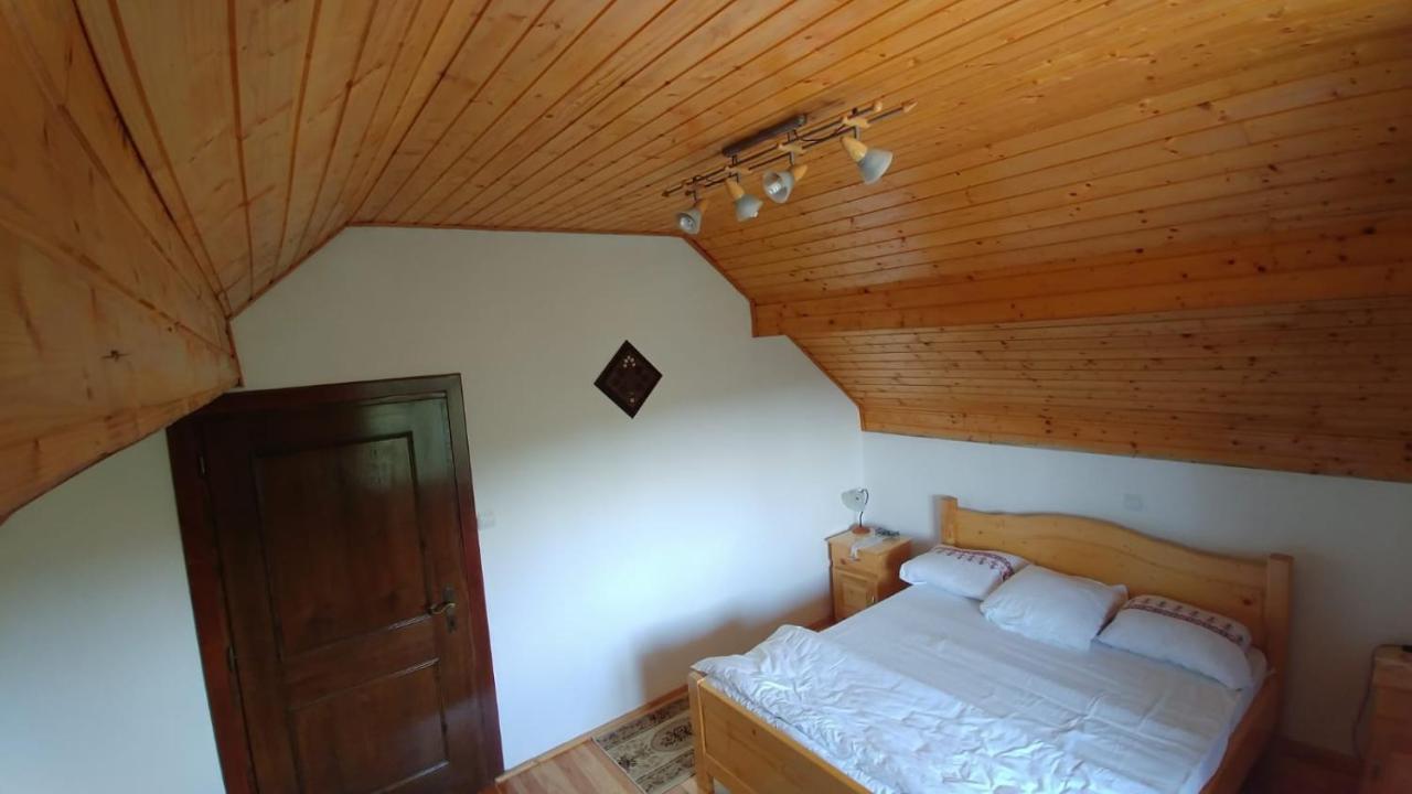 Casa Darius Villa Novaci-Străini Buitenkant foto