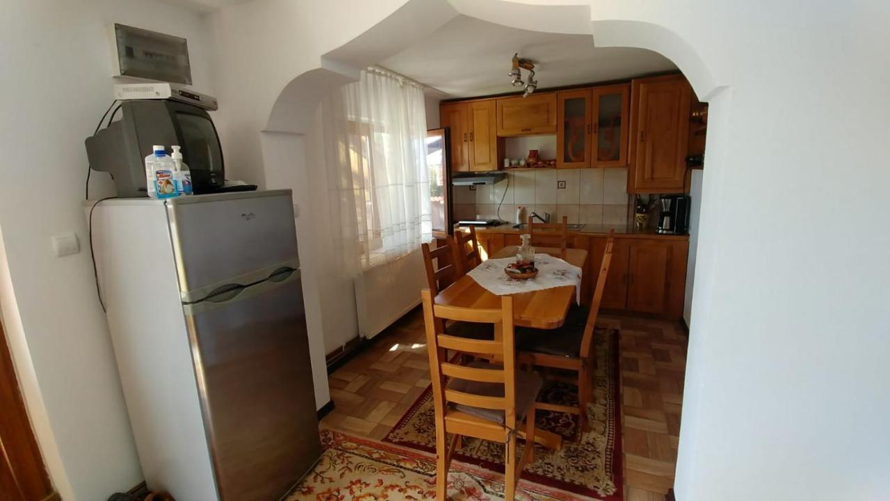 Casa Darius Villa Novaci-Străini Buitenkant foto