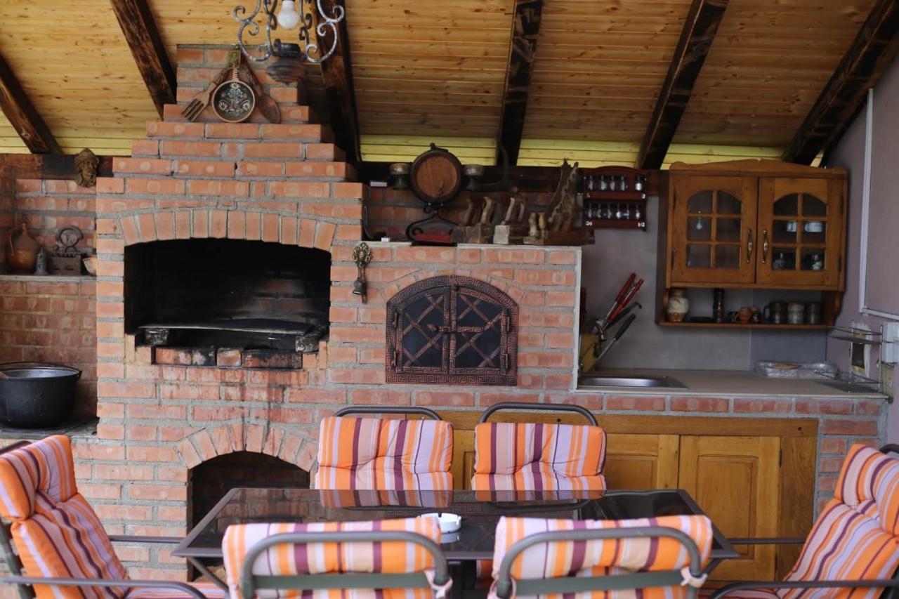 Casa Darius Villa Novaci-Străini Buitenkant foto