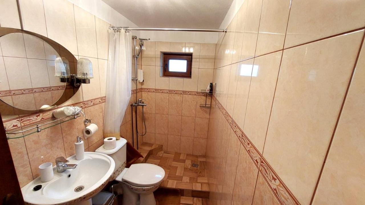 Casa Darius Villa Novaci-Străini Buitenkant foto