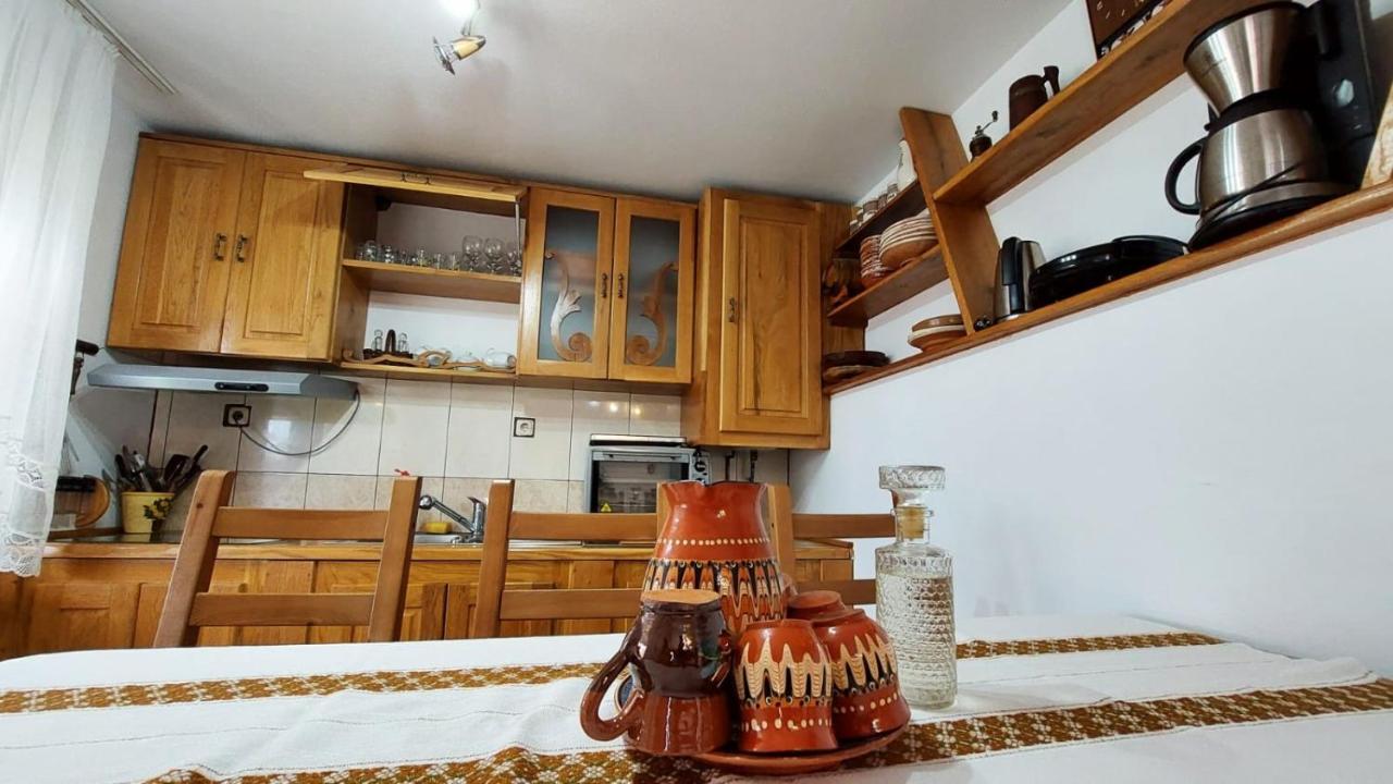 Casa Darius Villa Novaci-Străini Buitenkant foto