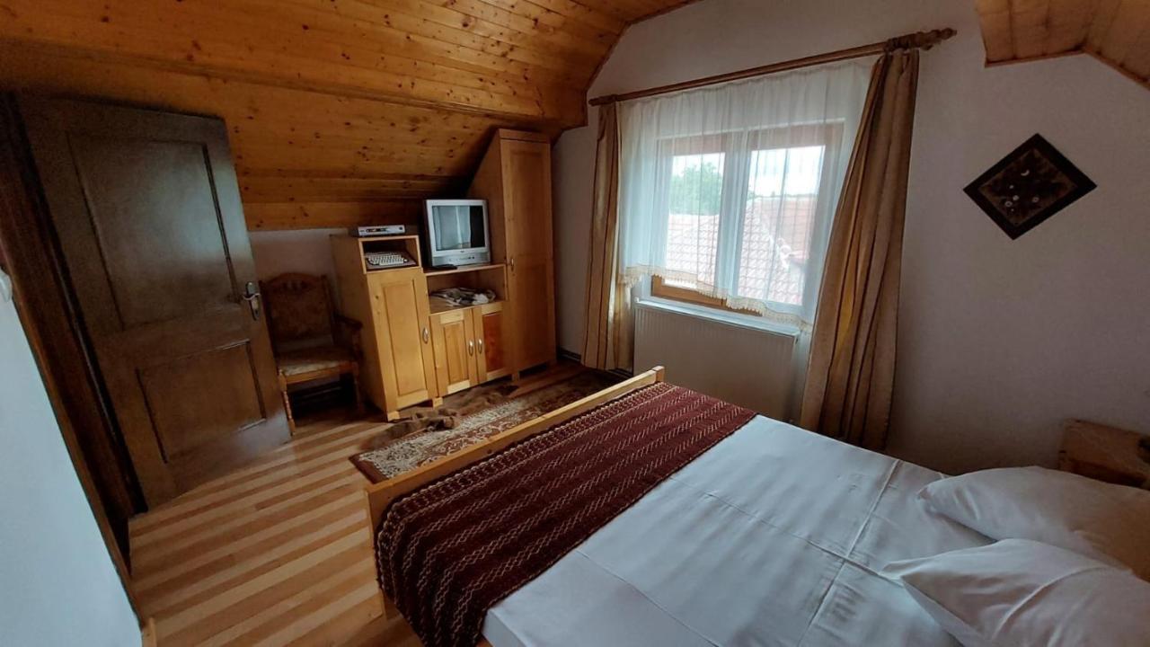 Casa Darius Villa Novaci-Străini Buitenkant foto